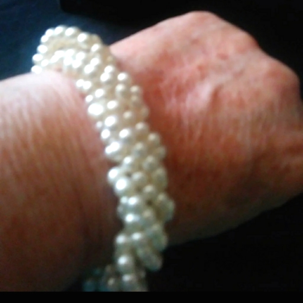 TH5 BEAUTIFUL PEARL BRACELET